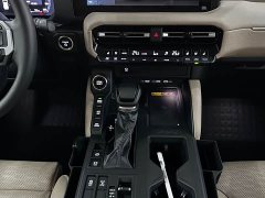Toyota Prado 2.4T Flagship VX 5-Seater - ფოტო 15