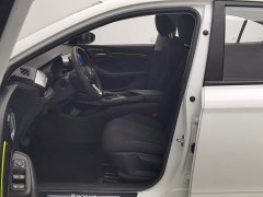 SAIC MG i5 2021 1.5L CVT Platinum Edition - ფოტო 10