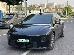 Li Auto i6 Four-Wheel Drive Standard Edition - ფოტო 1