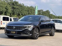 Volkswagen Passat 2022 330TSI Luxury - ფოტო 1