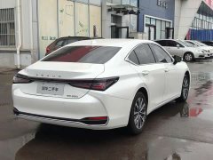 Lexus ES 200 Premium Edition - ფოტო 4