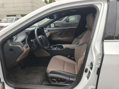 Lexus ES 200 Premium Edition - ფოტო 6