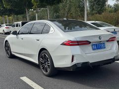 BMW 5 Series 525Li M Sport Package - ფოტო 10