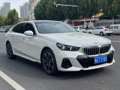 BMW 5 Series 525Li M Sport Package - ფოტო 3