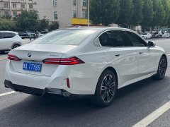 BMW 5 Series 525Li M Sport Package - ფოტო 8