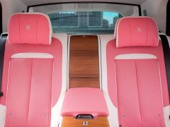 Rolls-Royce Cullinan 2020 Black Badge - ფოტო 17