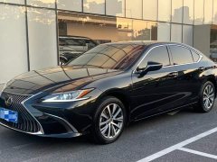 Lexus ES 200 Premium Edition - ფოტო 1