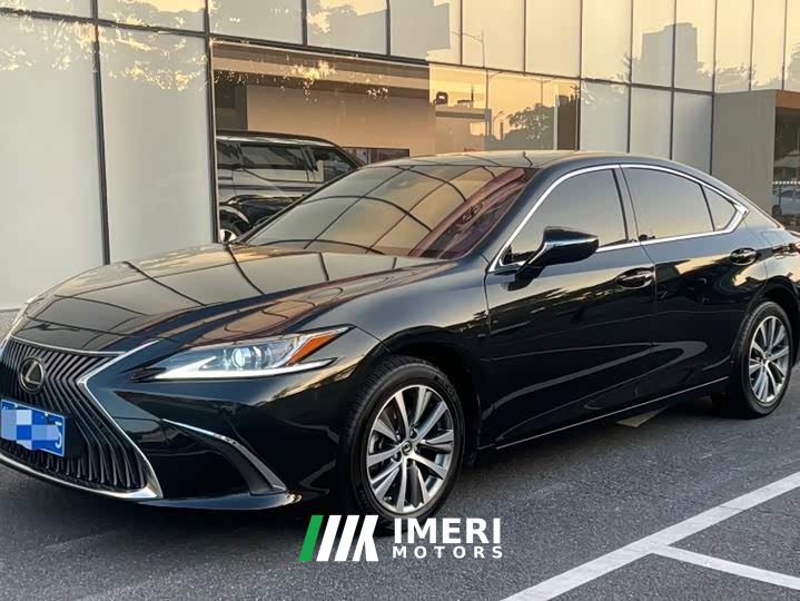 Lexus ES 200 Premium Edition