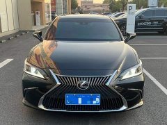 Lexus ES 200 Premium Edition - ფოტო 2
