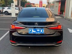 Lexus ES 200 Premium Edition - ფოტო 8