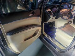 Buick GL8 Land Business Class Intelligent Premium Edition - ფოტო 3