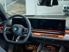 BMW 5 Series 530Li Premier M Sport Package - ფოტო 18