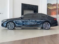 BMW 5 Series 530Li Premier M Sport Package - ფოტო 3