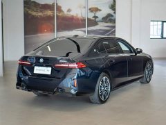 BMW 5 Series 530Li Premier M Sport Package - ფოტო 5
