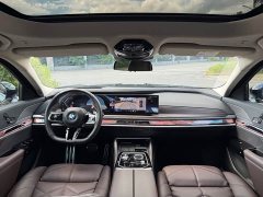 BMW 7 Series 740Li Premier M Sport Package - ფოტო 8