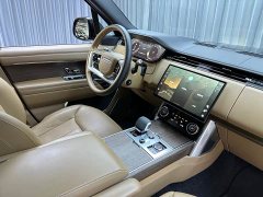 Land Rover Range Rover 2023 3.0 L6 400PS Extended Wheelbase Signature Edition - ფოტო 18