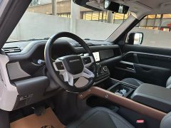 Land Rover Defender 110 P400 Dark Edition - ფოტო 5