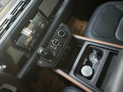 Land Rover Defender 110 P400 Dark Edition - ფოტო 9