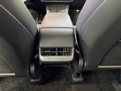 Tesla Model Y Rear-Wheel Drive - ფოტო 14