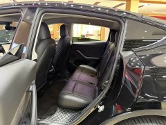 Tesla Model Y Rear-Wheel Drive - ფოტო 6