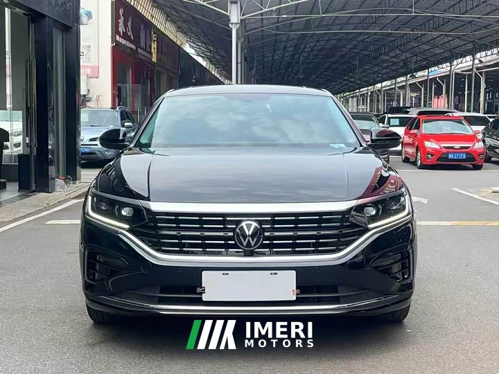 Volkswagen Passat 330TSI Elite