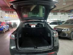 Tesla Model Y Rear-Wheel Drive - ფოტო 18