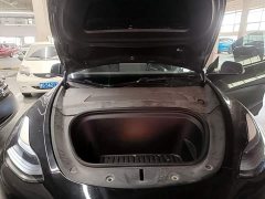 Tesla Model Y Rear-Wheel Drive - ფოტო 19