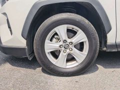 Toyota RAV4 2.0L CVT FWD Urban Edition - ფოტო 9