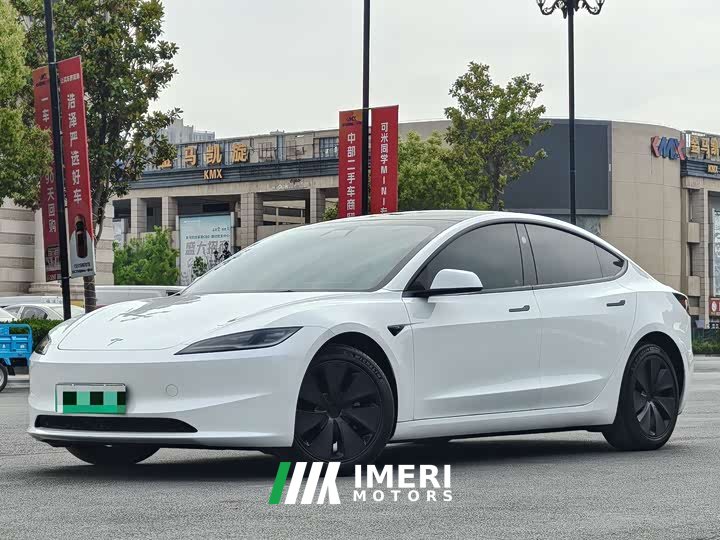 Tesla Model 3 long range all-wheel drive version