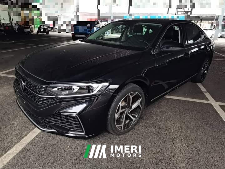Volkswagen Passat Facelift 330TSI Starry Sky Elite