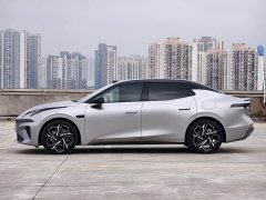 Lynk & Co 07 EM-P 126 Extended Range Ultra - фото 7