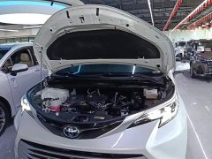 Toyota Sienna 2023 2.5L Hybrid Platinum Edition - ფოტო 19