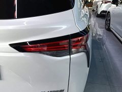 Toyota Sienna 2023 2.5L Hybrid Platinum Edition - ფოტო 7
