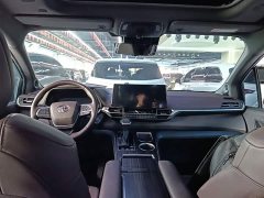 Toyota Sienna 2023 2.5L Hybrid Platinum Edition - ფოტო 9