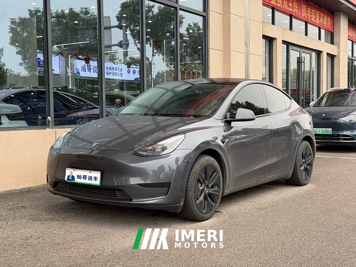 Tesla Model Y Facelift Rear-Wheel Drive