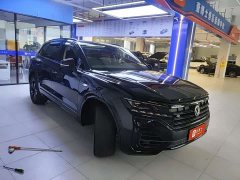 Volkswagen Touareg 3.0TSI Sharp Enjoyment Edition Jet Black Sport Package - ფოტო 3