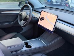 Tesla Model Y Standard Range RWD - ფოტო 13