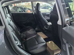 Tesla Model Y Rear-Wheel Drive - ფოტო 10