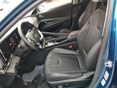 Hyundai Elantra 1.5L CVT Luxury - ფოტო 14