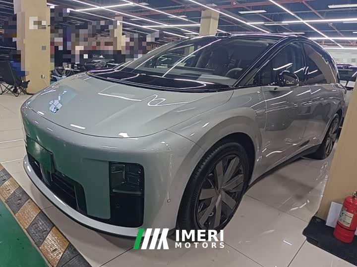 Li Auto i8 Standard Edition - ავტომობილი ჩინეთიდან