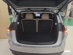 Li Auto i8 Standard Edition - ფოტო 18