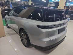 Li Auto i8 Standard Edition - ფოტო 4