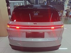 Li Auto i8 Standard Edition - ფოტო 5
