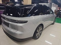 Li Auto i8 Standard Edition - ფოტო 6