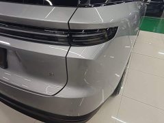 Li Auto i8 Standard Edition - ფოტო 7