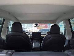 Tesla Model Y Rear-Wheel Drive - ფოტო 17