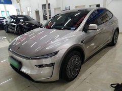 Tesla Model Y L Long Range All-Wheel Drive - ფოტო 1