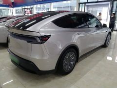 Tesla Model Y L Long Range All-Wheel Drive - ფოტო 6