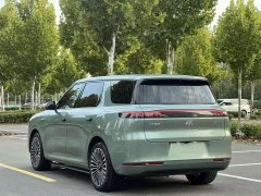 IM Motors Zhiji LS8 52 Max Luxury Six-Seater - ფოტო 5