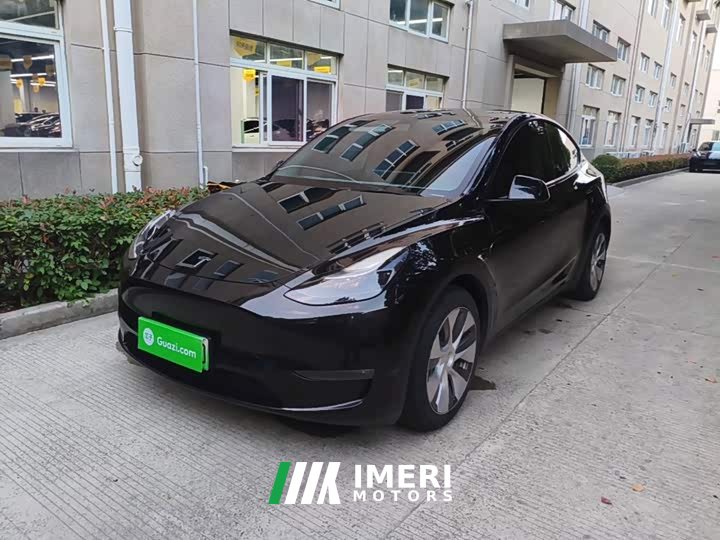 Tesla Model Y Standard Range RWD